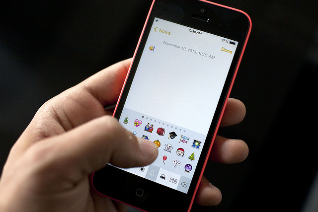 ¿Por qué son útiles los emojis en las redes sociales de tu ONG?